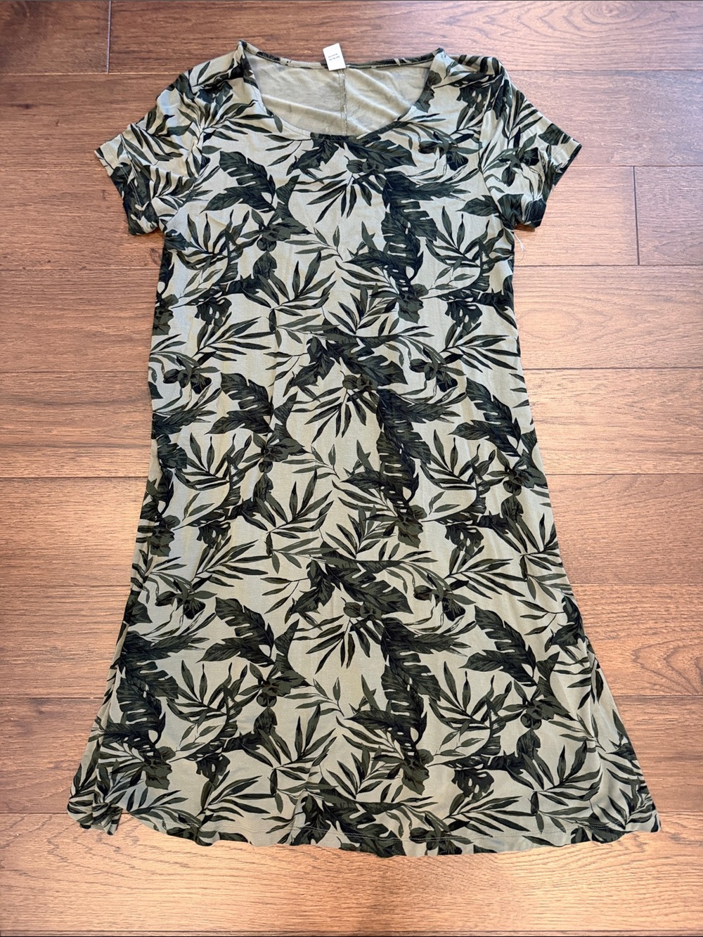 Old Navy Jersey-Knit Swing Dress in Camotanical Print Size Medium Tall - C1-107